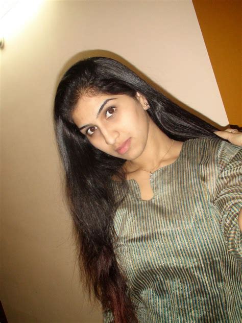 desi girls leaked pics|Desi Leaks